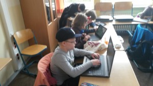 Recherchearbeit -io - Jacob, Linda, Jakob und Rustan (Zeichnung)